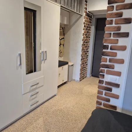 Tomis Apartment